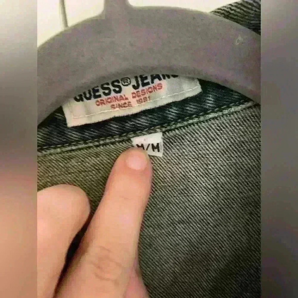 VINTAGE GUESS DENIM BUTTON DOWN VEST  SIZE MEDIUM - Picture 3 of 5